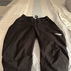Girl’s north face black ski/snow pants. Size Large (14-16)